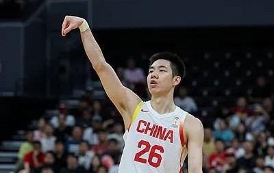 华体会官方网站-神射手！朱俊龙出场29分钟，三分6中5得到19+4+2