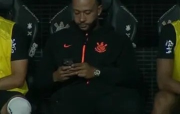 华体会官方网站-巴西媒体：德佩因在替补席玩手机，已经被巴西体育法院起诉