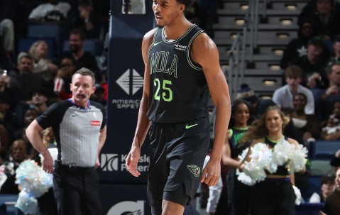 华体会官方网站-太稳了！墨菲12中8&amp;5记三分拿下28分7板3助3断 首节独得14分