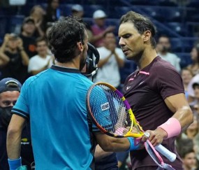 华体会入口-纳达尔打出“生涯最差开局” 血染赛场挺进美网32强